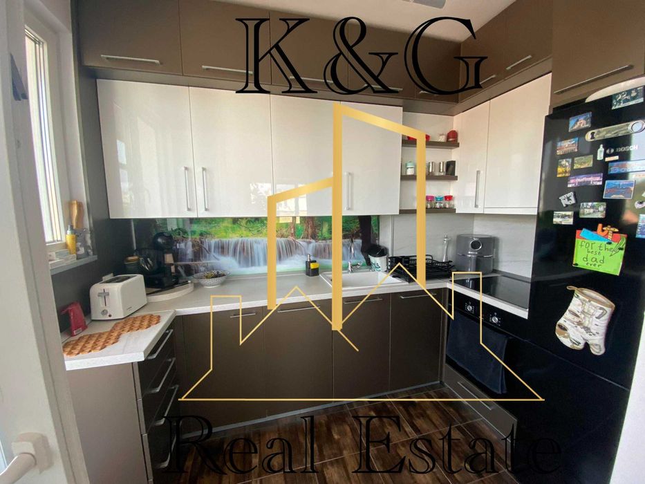 Продава се Тристаен апартамент в Разград, Варош - 104 кв.м за 1471 €/кв.м - Снимка #2