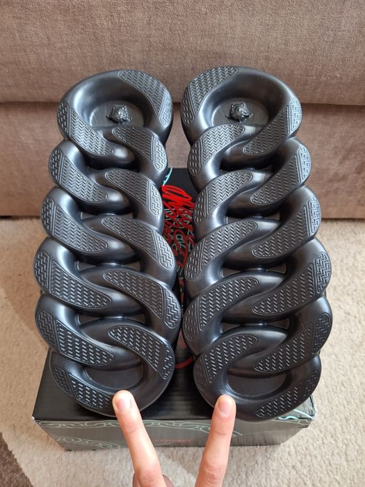 Papuci Versace Chain Reaction Negrii Gold 41