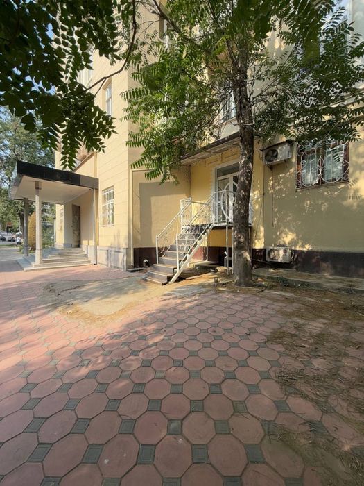 Нежилое помещение под офис