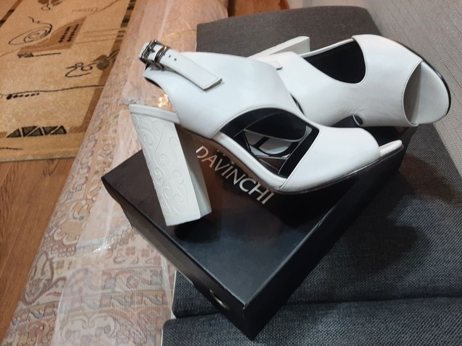 Босоножки   кожаные 40 размер