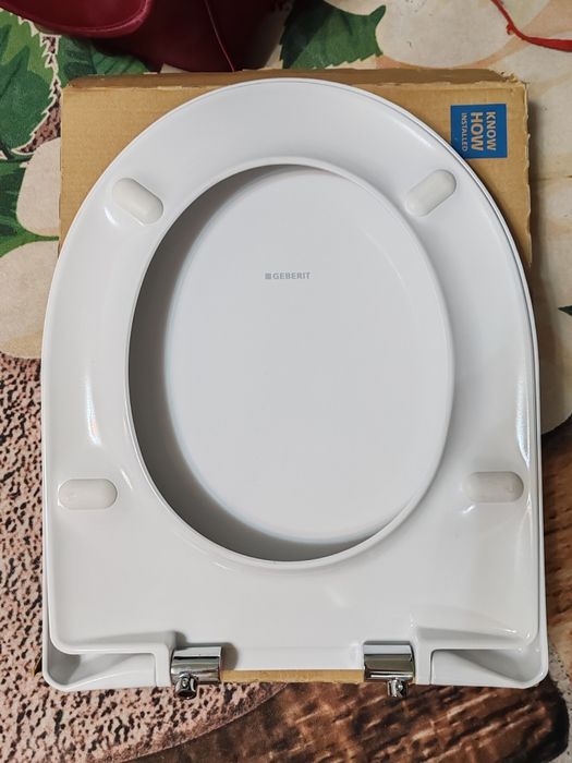 Сиденье на унитаз Geberit