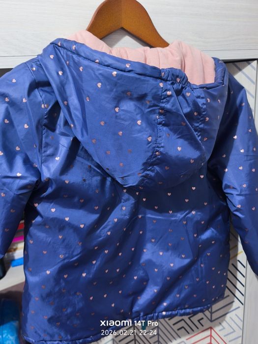 Продам весеннюю курточку для девочки