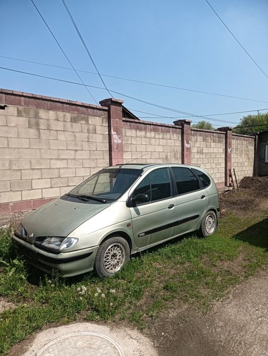 Продам запчасти на Рено Меган Ценик 2.0л 1998 года