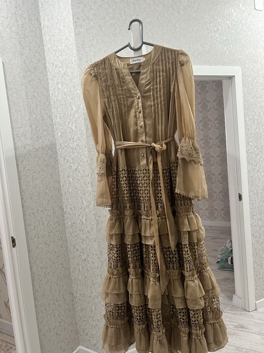 Көйлек сатылады.