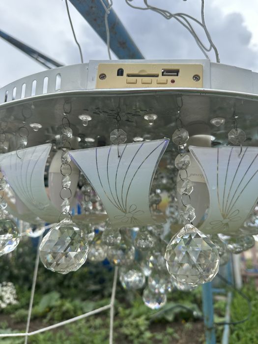 Люстра с музыкой