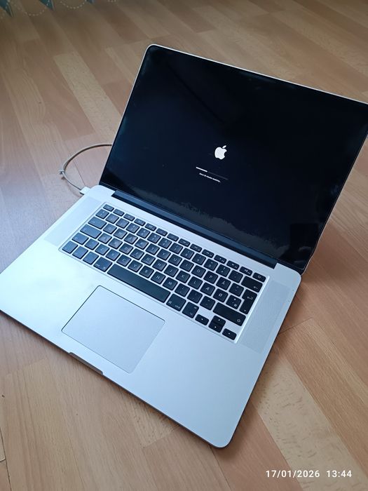 MacBook Pro mid2015 i7 2.2Ghz 16Gb SSD 256Gb