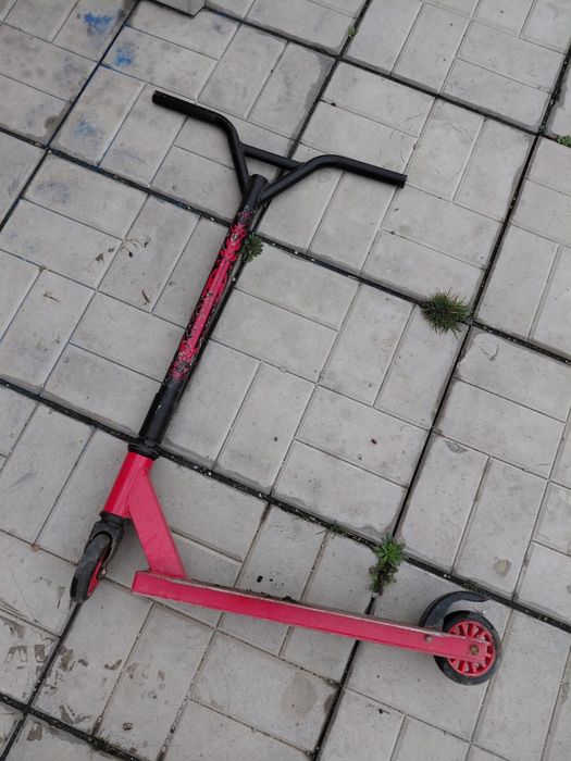 Самокат крассный