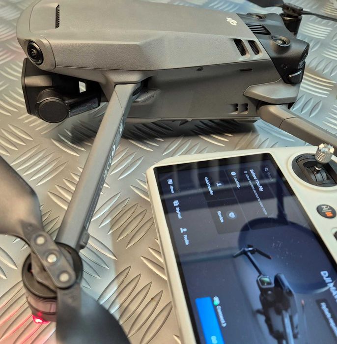 DJI Mavic 3 Classic + DJI RC (Smart Controller)