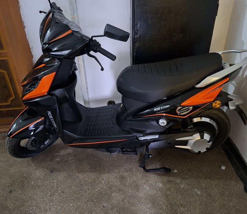 Schimb 2 scutere Electric si Benzina