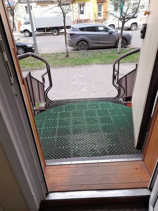 Продам офис в центре города .район Лакомки