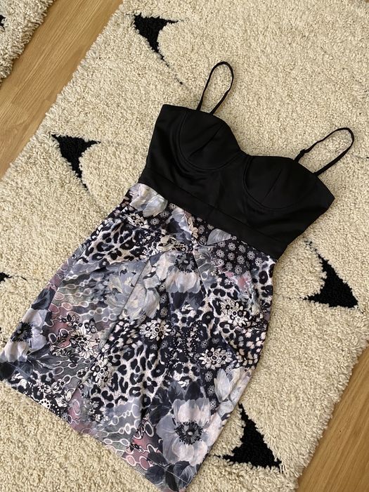 Rochie scurta cu bretele cu bust buretat marimea 8/ S