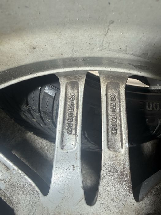 Bridgestone 225 40 18  зимни 3 броя  джанти за Аudi 18 цола