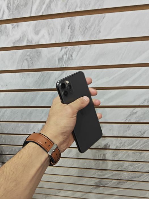 iPhone 11 pro max 256 simkartali