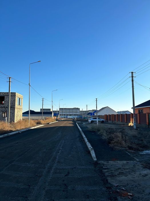 Участок земли с недостроенным домом