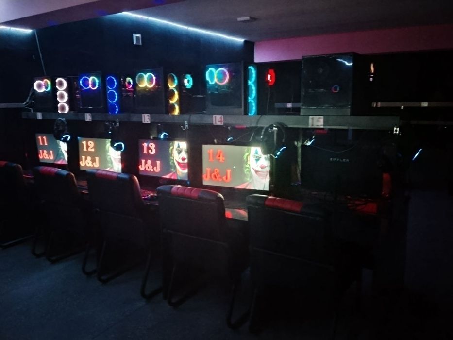 Kampyutr xona sotiladi srochna