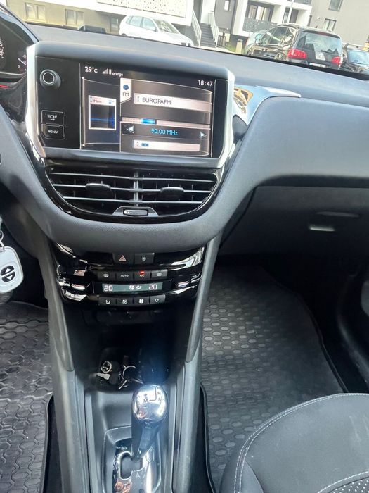 Peugeot 208 1.4 diesel 2012 automat