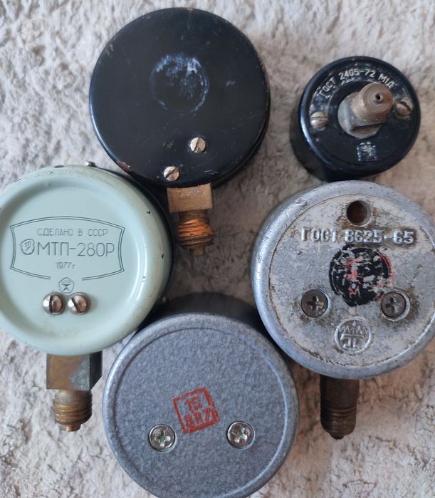 Продам манометры разные