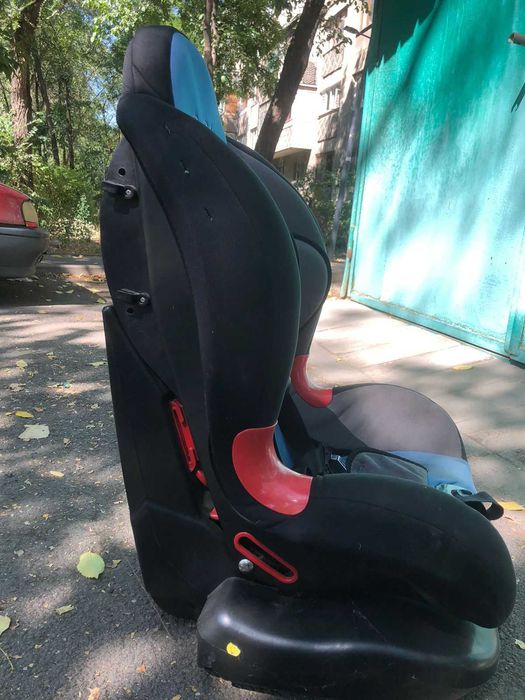 продается автокресло для малышей