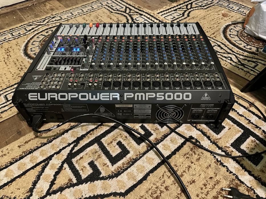Mixer activ 2x600w Behringer Europower pmp5000