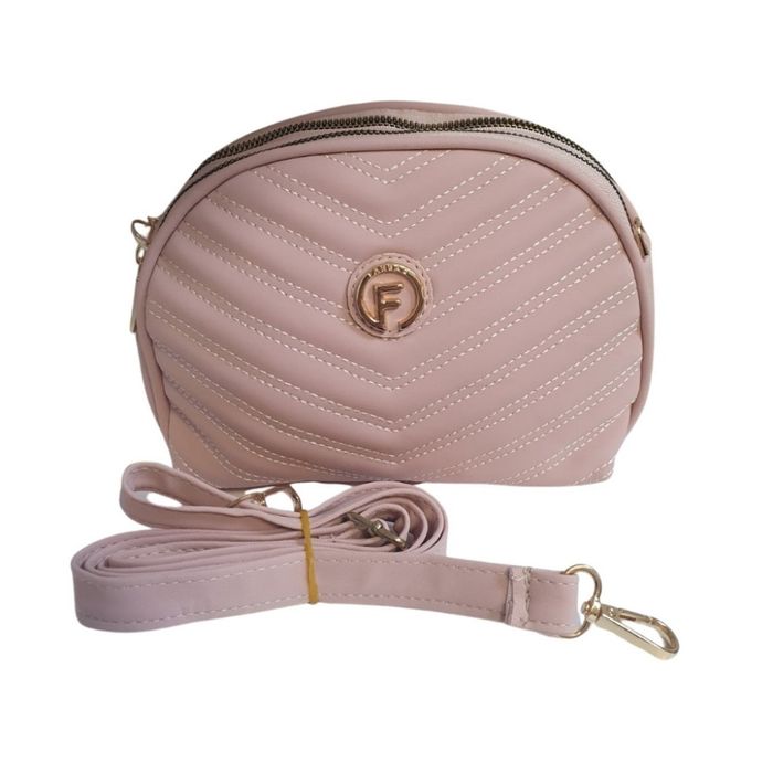 Елегантна дамска чанта с дълга презрамка