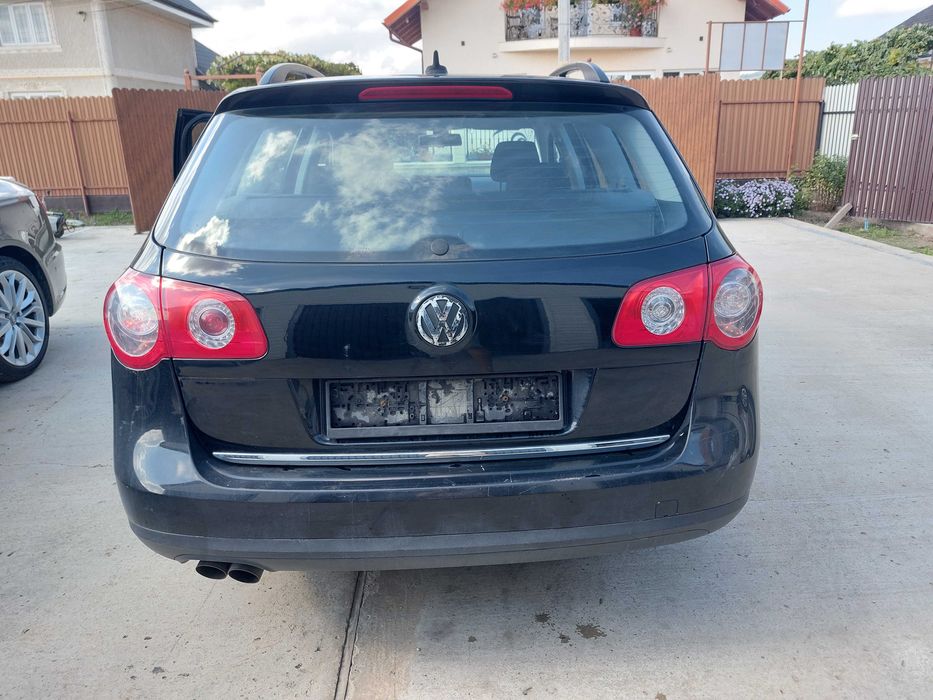 Capota fata - Piese Volkswagen Passat B6 Negru cod culoare L041 motorizare 2.0 TDI EURO 5 125 KW 170 CP CBBB cutie manuala 6+1 trepte KXZ