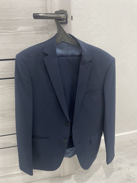 Продам мужской костюм в отличном состоянии