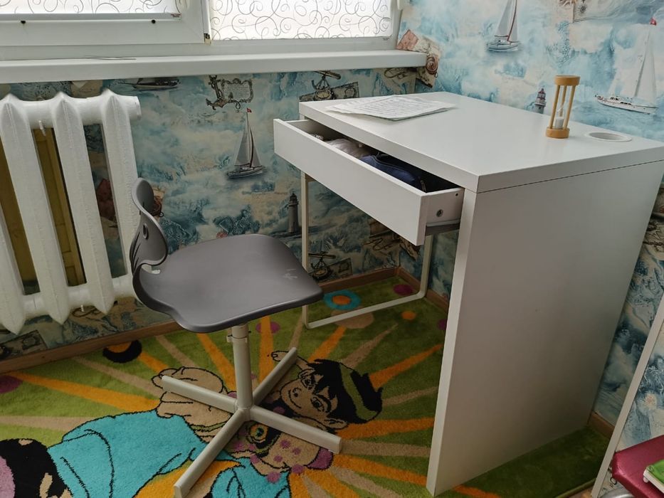 Продам Письменный стол , компьютерный стол