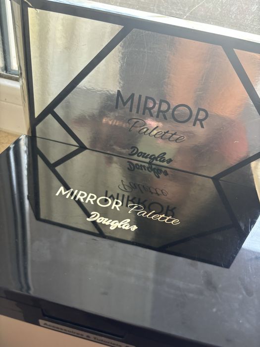 Mirror Palette Douglas