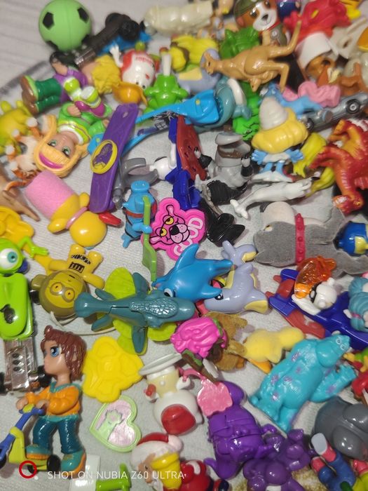 Игрушки Киндер сюрприз и Той бокс