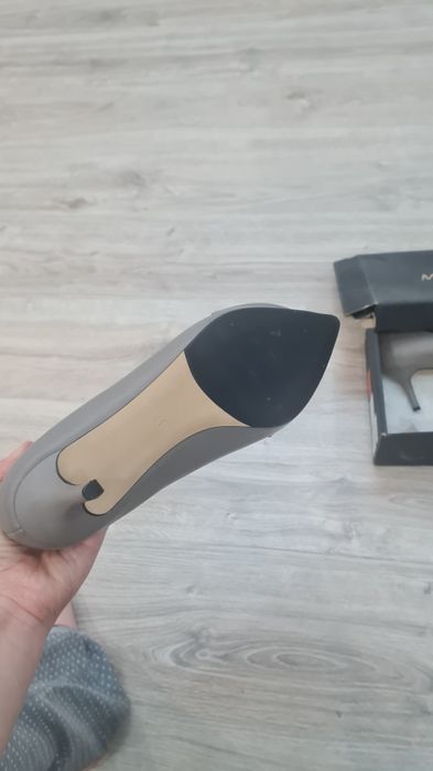 Туфли на каблуке.