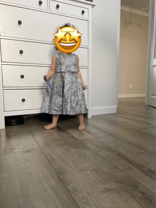 Новое нарядное детское платье