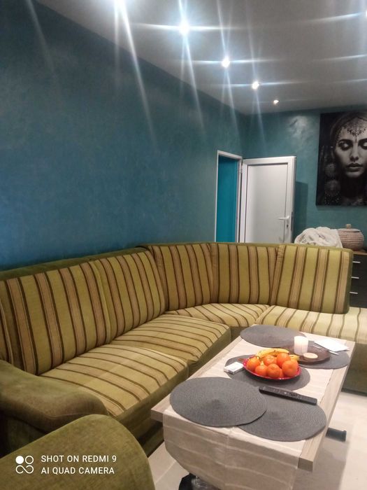 Продавам диван + фотьоил в много добро състояние! Гр София