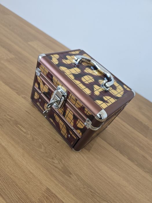 Cutie vintage de bijuterii cu oglinda