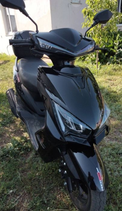 Скутер NOMAD М8.