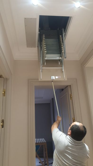 Итальянская чердачная лестница. Материал анодированная сталь.