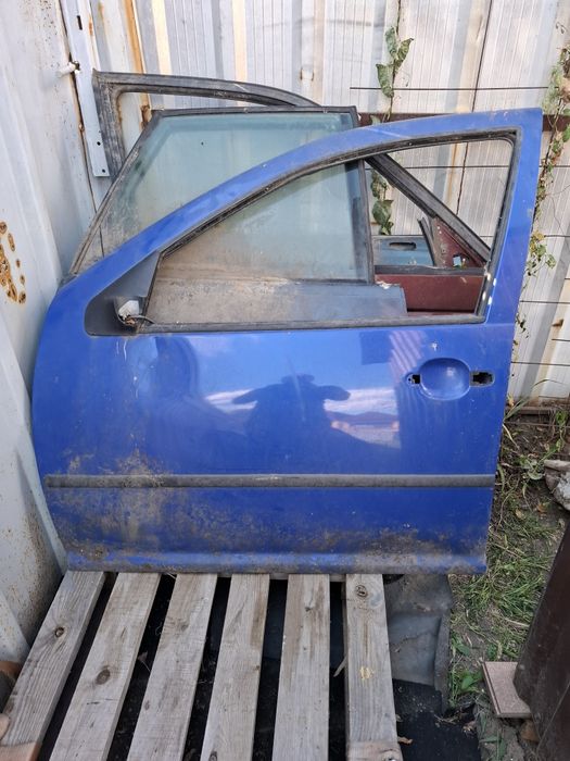 Дверь Фольксваген Гольф 4