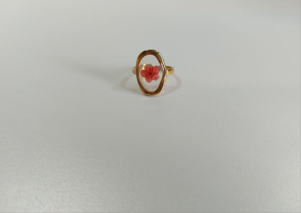 Бижута от епоксидна смола c 18 каратово златно покритие