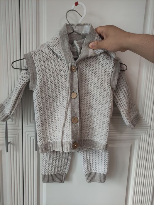 Продам детский вязаный костюм тройка