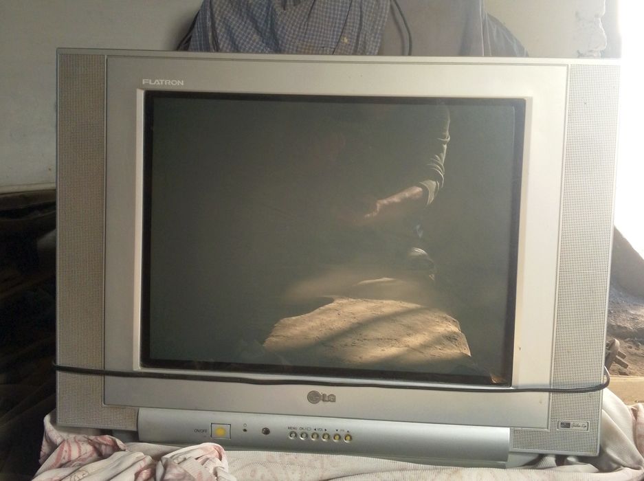 Телевизор старый сатылады
