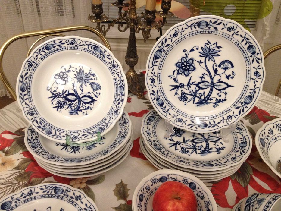 Zwiebelmuster, KAHLA, GDR Сервиз за хранене и кафе за 6 човека 44 ел.