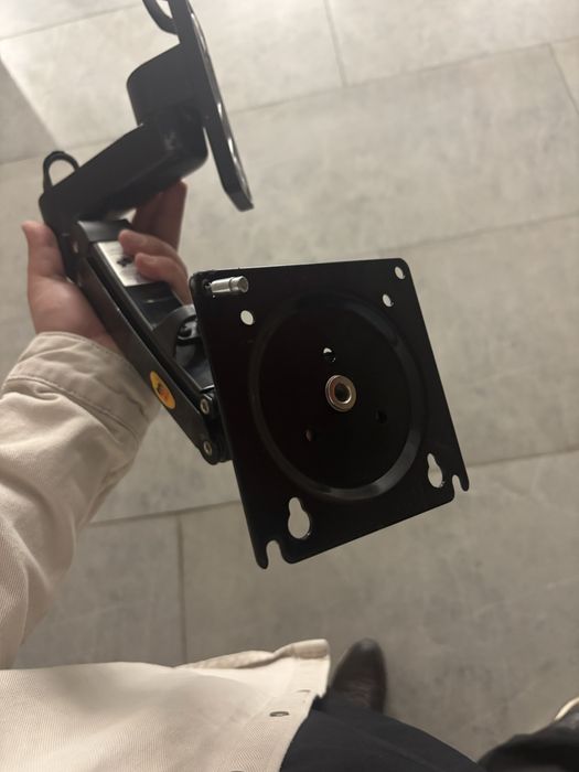 Кронштейн  на стенный для компа