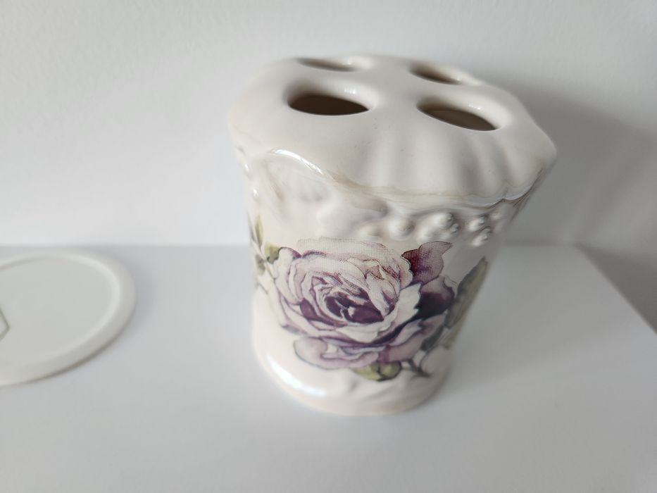 Поставка за четки за зъби