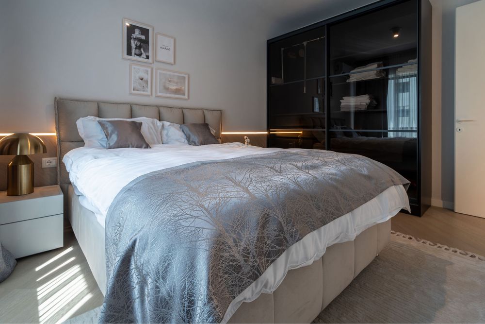 Proprietar inchiriez apartament Cortina