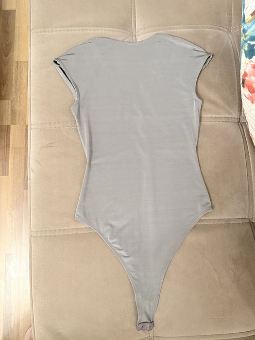 Body gri metalic H&M