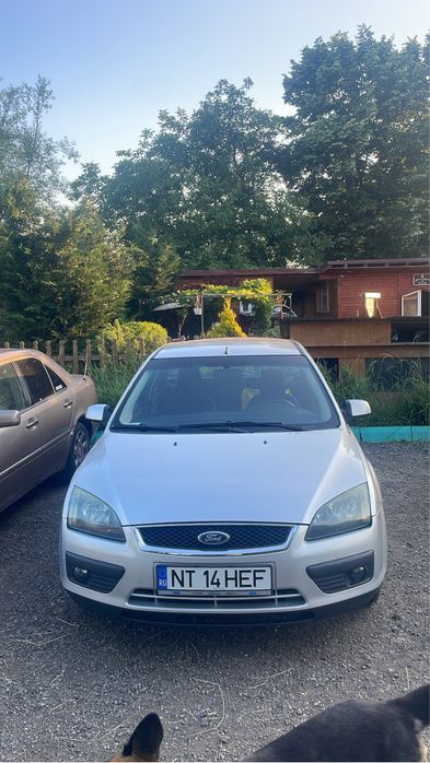 Ford focus 2 1.6 benzina +gaz