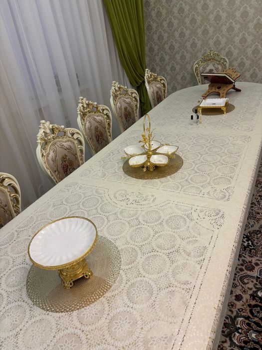 Продаётся большой стол 4 м × 1