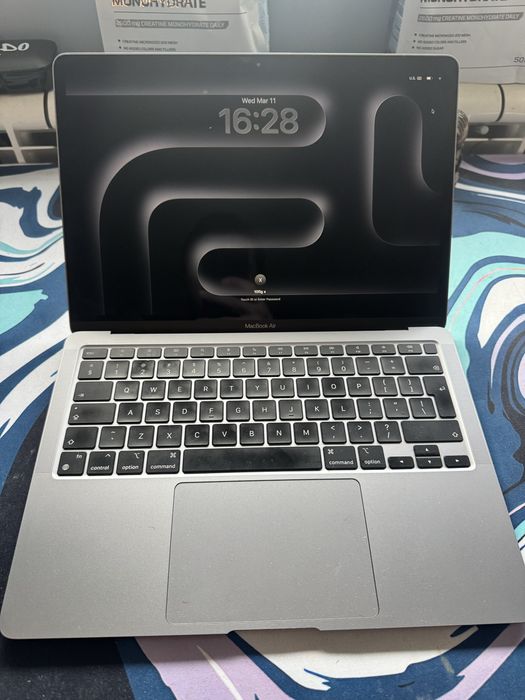 MacBook m1 2020 256gb с касова бележка