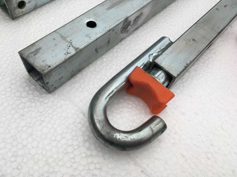 немски ,твърд теглич за автомобили , до 2.5 T