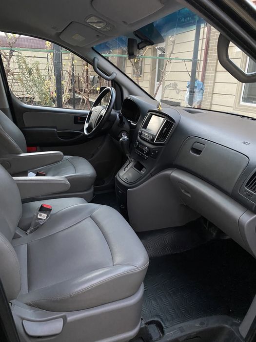 Hunday Grand Starex sotiladi