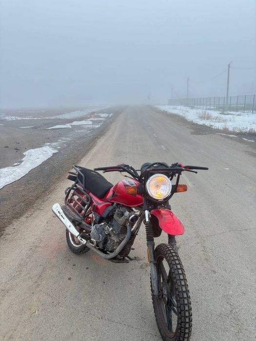 Продаю мотоцикл 200